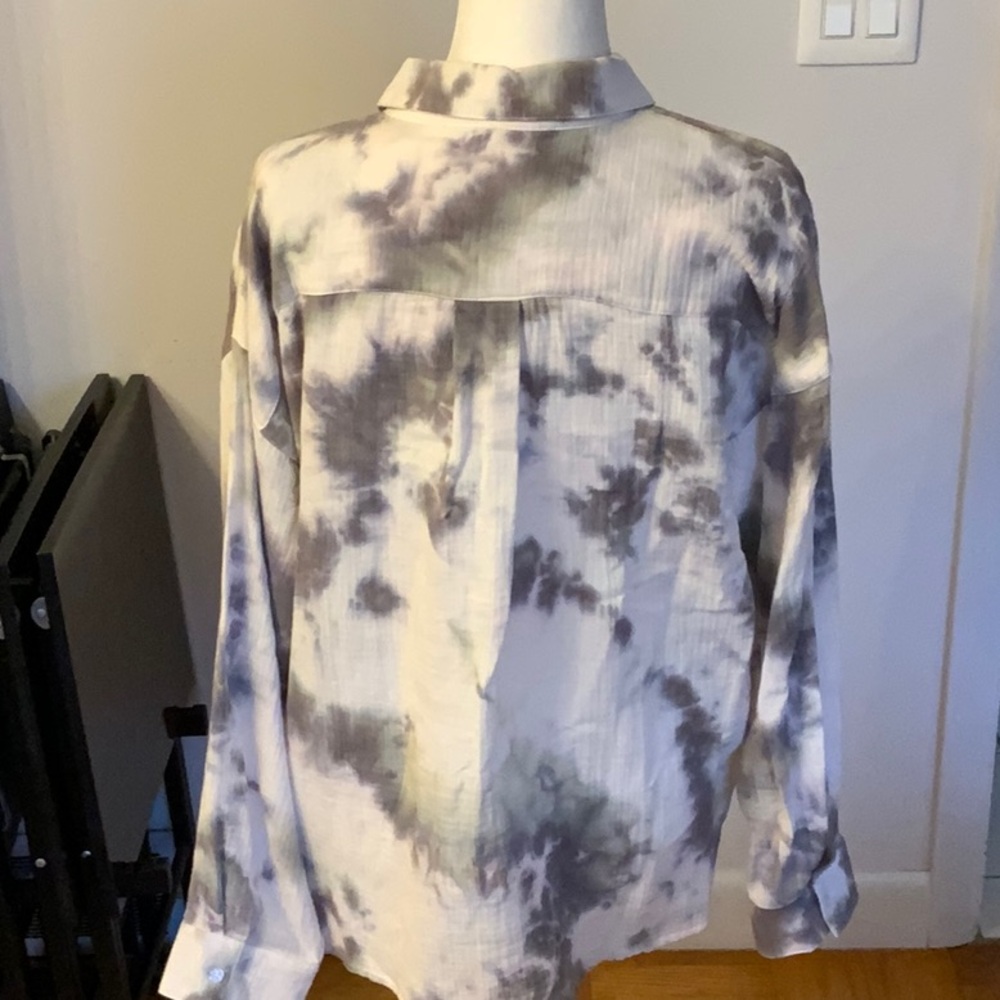 Hem & Thread Tie-Dye Blouse - Gray and White - Picture 4 of 4